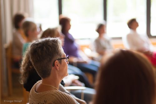 Netzwerk, Kaufbeuren, Ostallgäu, Demenz, Demenzhelferschulung, Schulung, Weltalzheimertag, Palliativ, stationär, ambulant, Hospiz, SAPV, Krankenhaus, Anschlussbehandlung, Rehabilitation, Altenheim, Pflegeheim, Versorgung, Senioren, Aktivitäten, Pflege, Pflegeservice, Hospitalstiftung, Seniorenbeirat, Seniorenbüro, Hilfe, pflegende Angehörige, Alzheimer, Betreuung, Unterstützung zu Hause, haushaltsnahe Dienstleistungen, Unterstützung im Alter, Demenzkrank, Hilfe bei Demenz, Beratung, Seniorenbegleiter, Besuchsdient, ehrenamtlich, Helfer, vernetzt